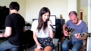 Tara Del Borrello - Settle Down (Kimbra cover)
