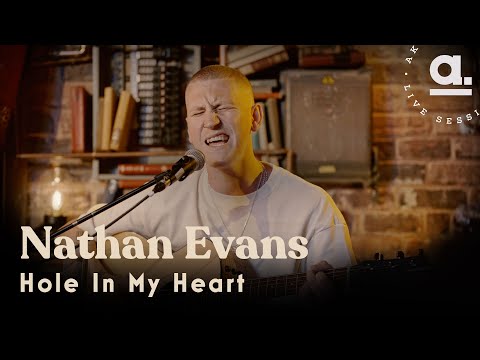 Nathan Evans - Hole In My Heart  / Live For Akustikhane @London