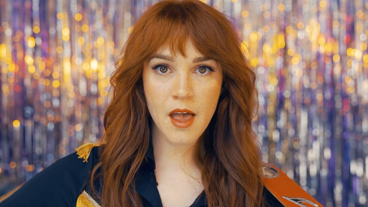 Guarda Brooke Surgener - Got It Good (Official Video) su YouTube Guarda Brooke Surgener - Got It Good (Official Video) su YouTube