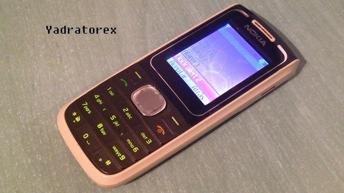 Nokia 6110, playing 2 player Snake with a Nokia 6150 