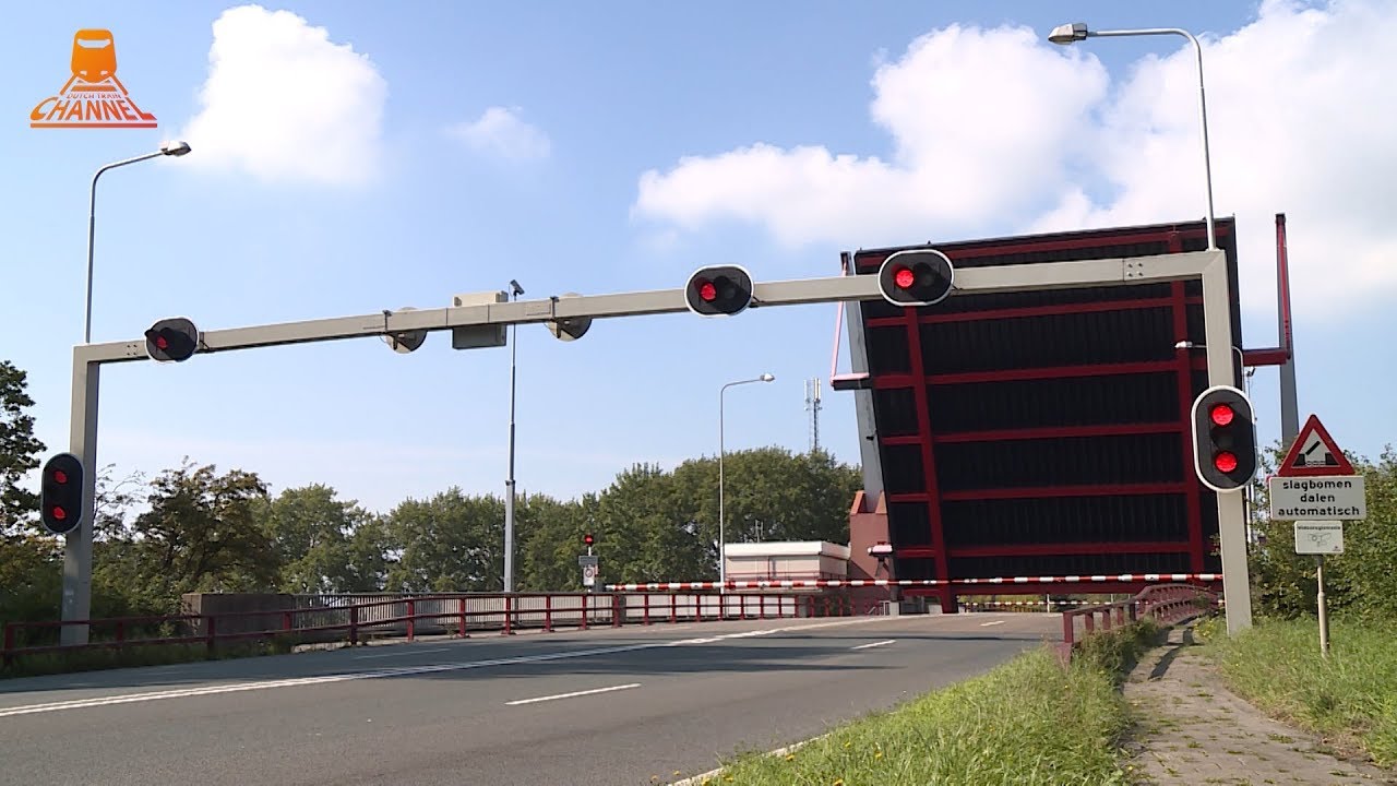 DUTCH BRIDGE OPENS - Sloebrug Vlissingen