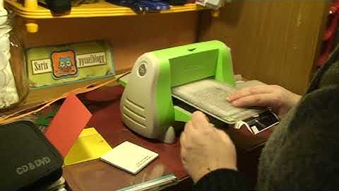 using different kinds of dies in the cuttlebug machine card making