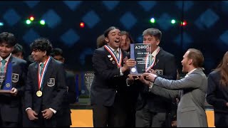 Spirit Box Presents DECA Sales Project Award at ICDC 2025 in Orlando