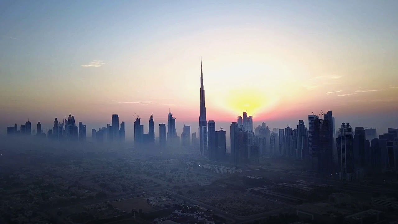 Far город. Сити Скайлайн Дубай. Dubai Skyline Sunrise. Город на горизонте. Город за горизонтом.