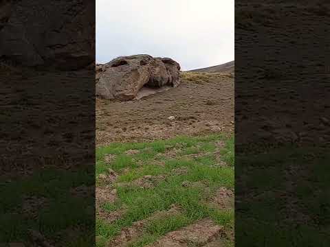 چطور دلتون میاد به این مار اژدهای گنده که روی خزانه خوابیده بگین کار دست نیست گنج دفینه زیرخاکی سنگ