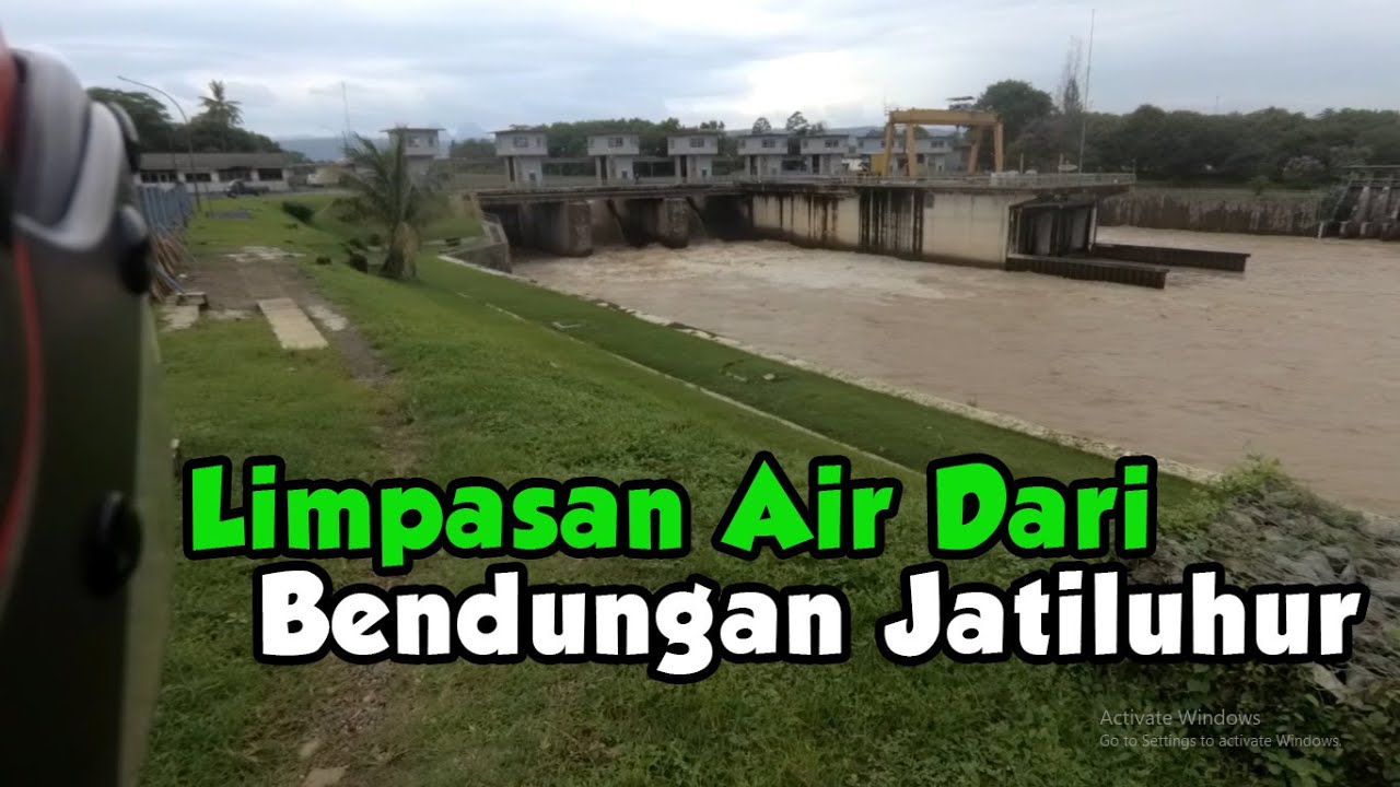 Melihat debit air sungai citarum di 2 bendung Karawang 