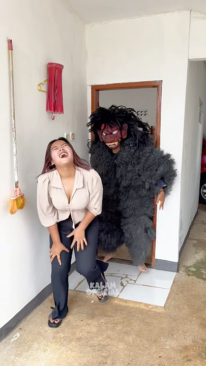 Ngakak 🤣 Prank GRANDONG ditarik masuk ke rumah cewek cantik auto dikejar