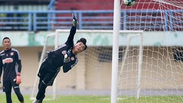 Thủ môn Bùi Tiến Đũng trầm ngâm trong buổi tập  | Báo Dân Việt