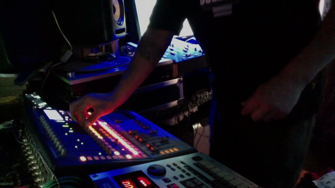 KRISMIX   @Live 1 HardTek & Tribe Dédicaced for Dj Horus