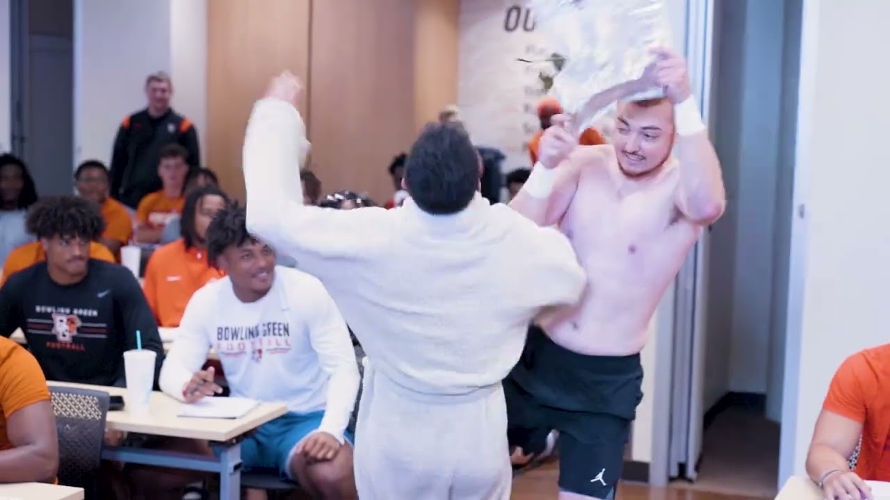 2023 ST WWE BELT SKIT