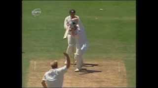Shane Warne sets up  Daryll Cullinan with a classic flipper