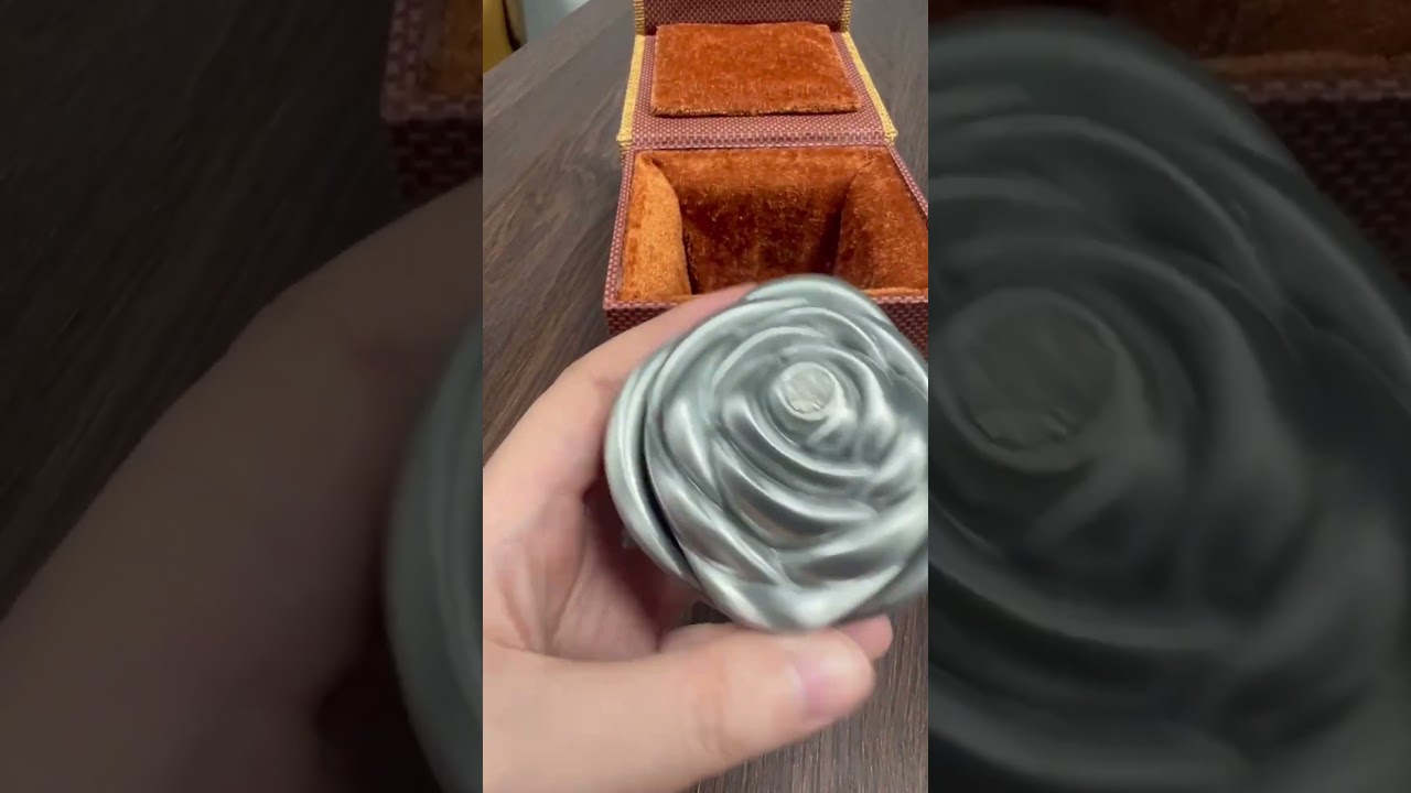 Little romantic preserved rose box
