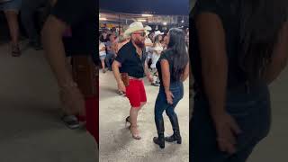 Ana Y El Divino Colombiano Se Acoplan Muy Bien Baile En Tx