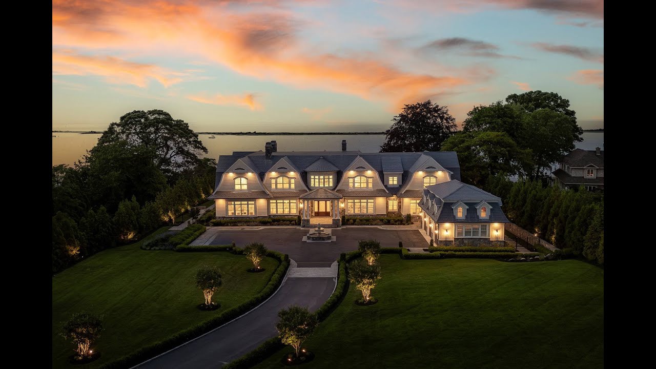 25 Brewster Lane  -  East Setauket, NY