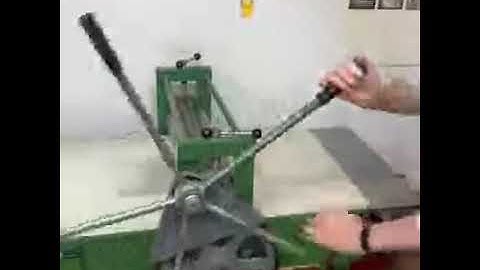 Intaglio Printing Press reveal with Lisz Bodsworth at Mairangi Arts Centre