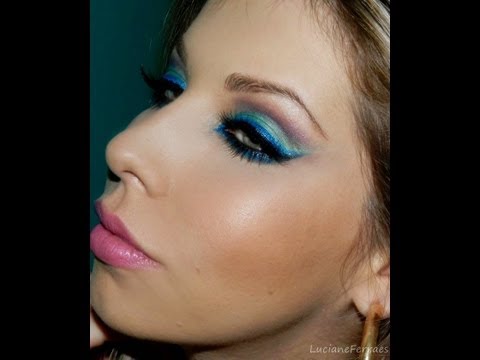 Maquiagem super colorida!