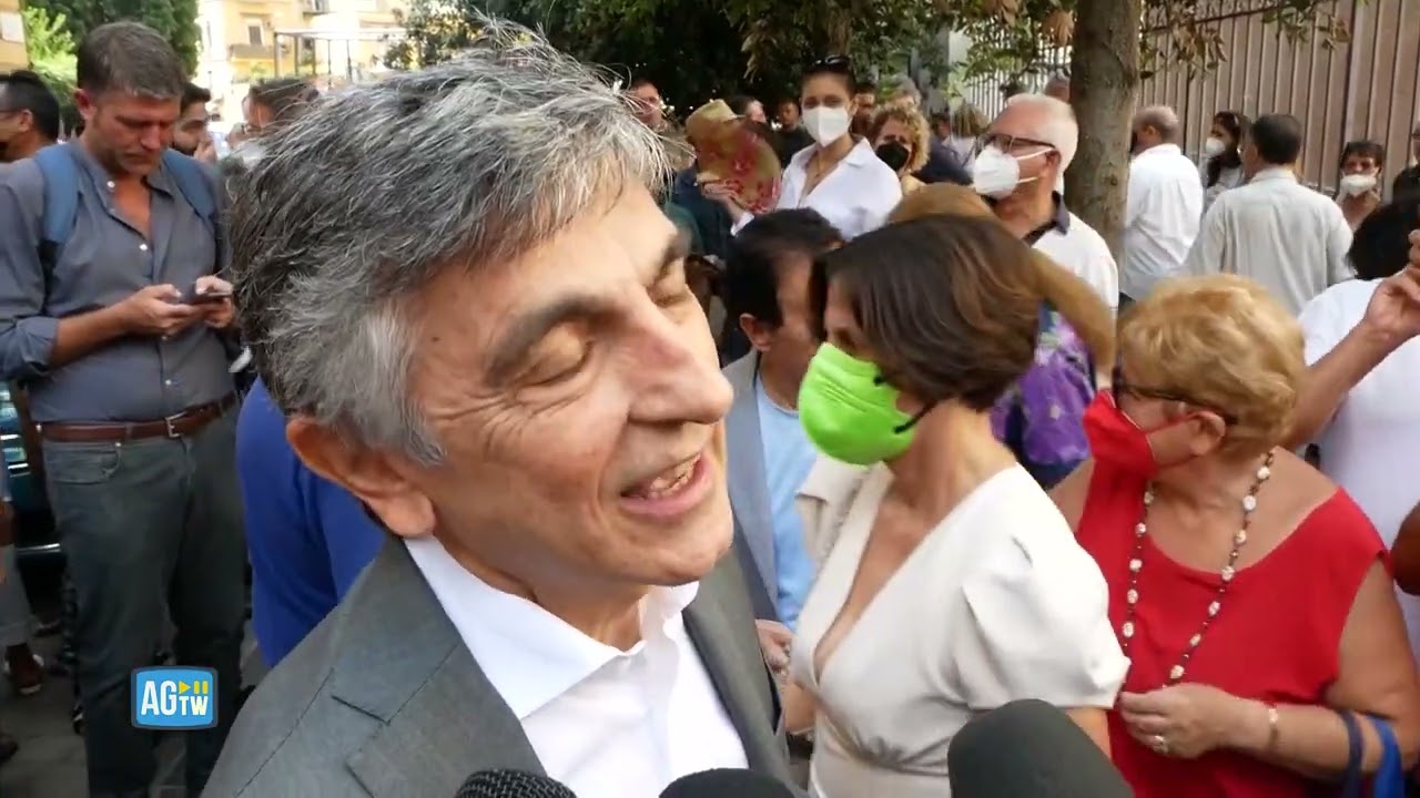 Teatro, a Napoli i funerali dell'attore Antonio Casagrande