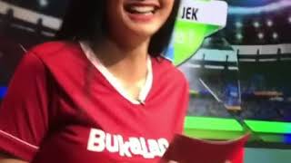 DownloadBaju Merah Bikin Gagal Fokus kartika berliana MP3 MP4 Baju Merah Bikin Gagal Fokus kartika berliana
