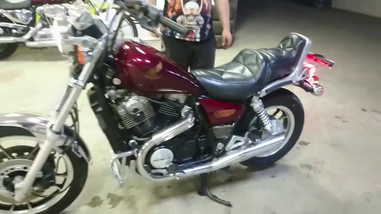 Honda nv 750 custom