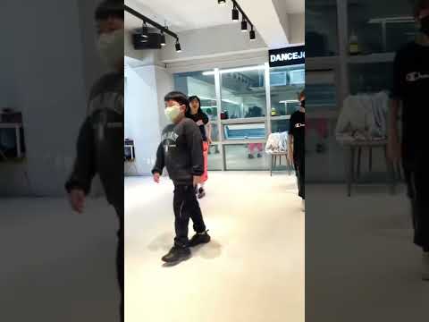 4월 &amp;#39;<strong>FOOTWORK</strong> 특강&amp;#39; 크록하 후기영상ㅣ10대~60대까지 전연령이 배우는 춤!