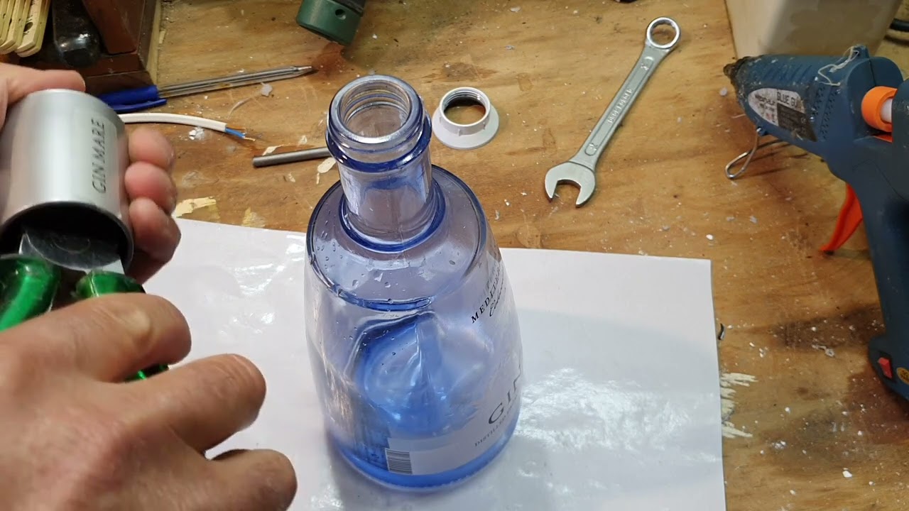 Come creare una lampada con una bottiglia di Gin