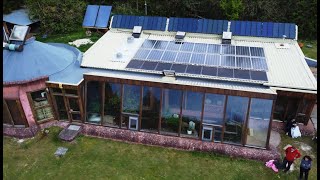 The future of housing is offgrid? Earthship Brighton full tour