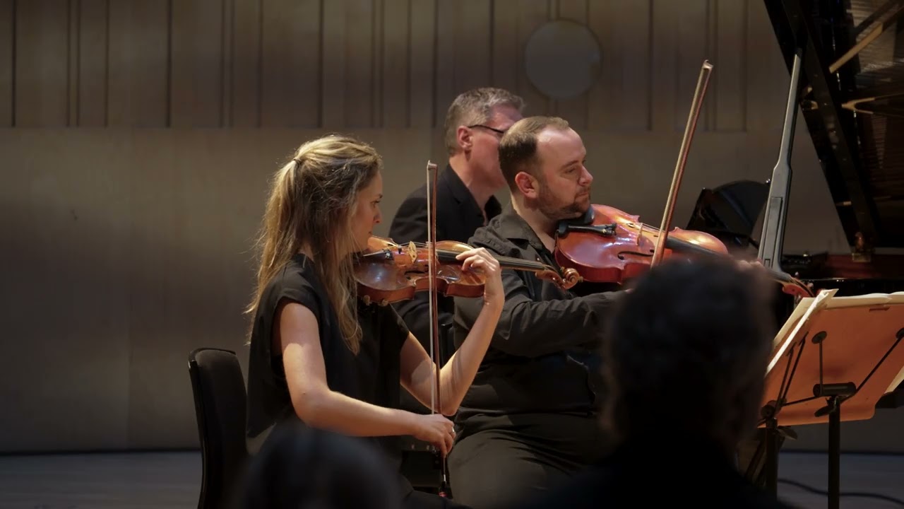 Madeleine Isaksson - Capsuled time