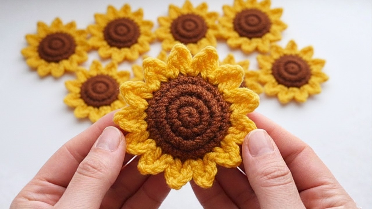 Easy Crochet Sunflower 🌻 | Step-by-Step Tutorial for Beginners - YouTube