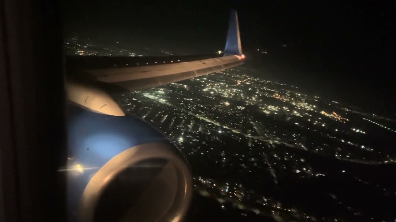 Another windy & wonderful landing of this United 737 on Southeastern Mexico.  Great engine sounds 📢💥