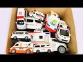 箱から救急車のミニカーをたくさん出して走らせるよ！☆ I'm going to take a bunch of toy ambulances out of the box and race them!