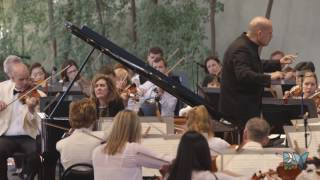 Anne-Marie McDermott and the Dallas Symphony play Mozart