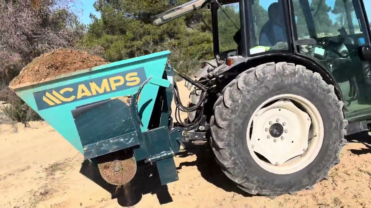 Esparcidor auto cargador de estiércol PEC-1700 con topo