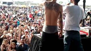 MACHINE GUN KELLY - HELL YEAH at BAMBOOZLE 2011