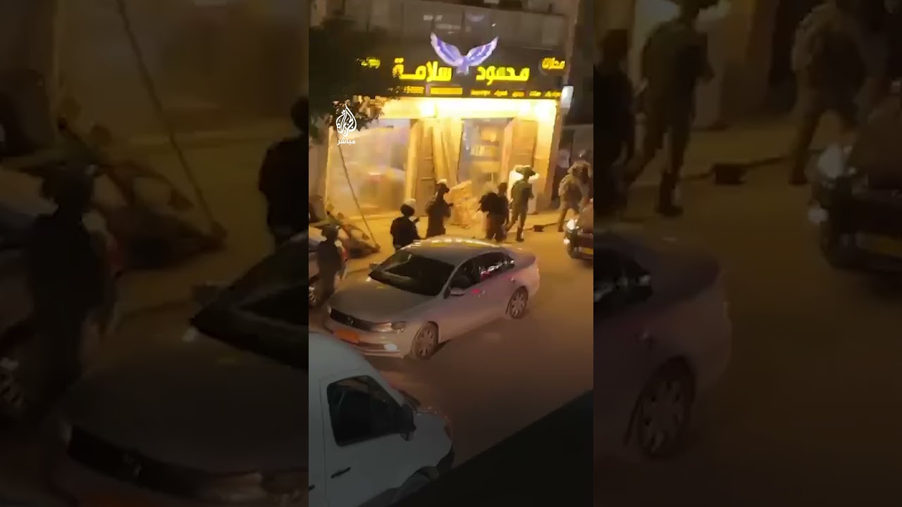 قوات الاحتلال تعتقل فتاة في بلدة عناتا شمال شرق #القدس المحتلة