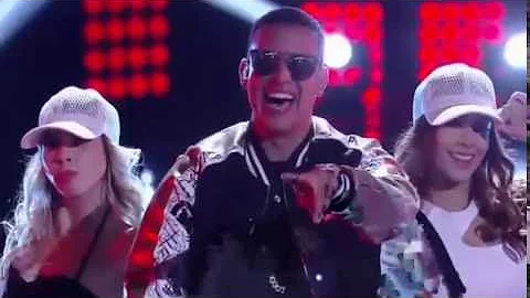 Daddy Yankee canto  "shaky shaky" en la final de la voz kids