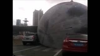 Heboh!!! Bulan jatuh ke bumi