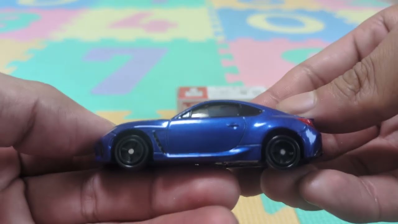絶版、トミカNo.28SUBARU BRZの開封動画。 - YouTube