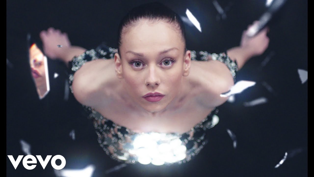 YouTube पर Najwa - Muñequita Linda देखें YouTube पर Najwa - Muñequita Linda देखें