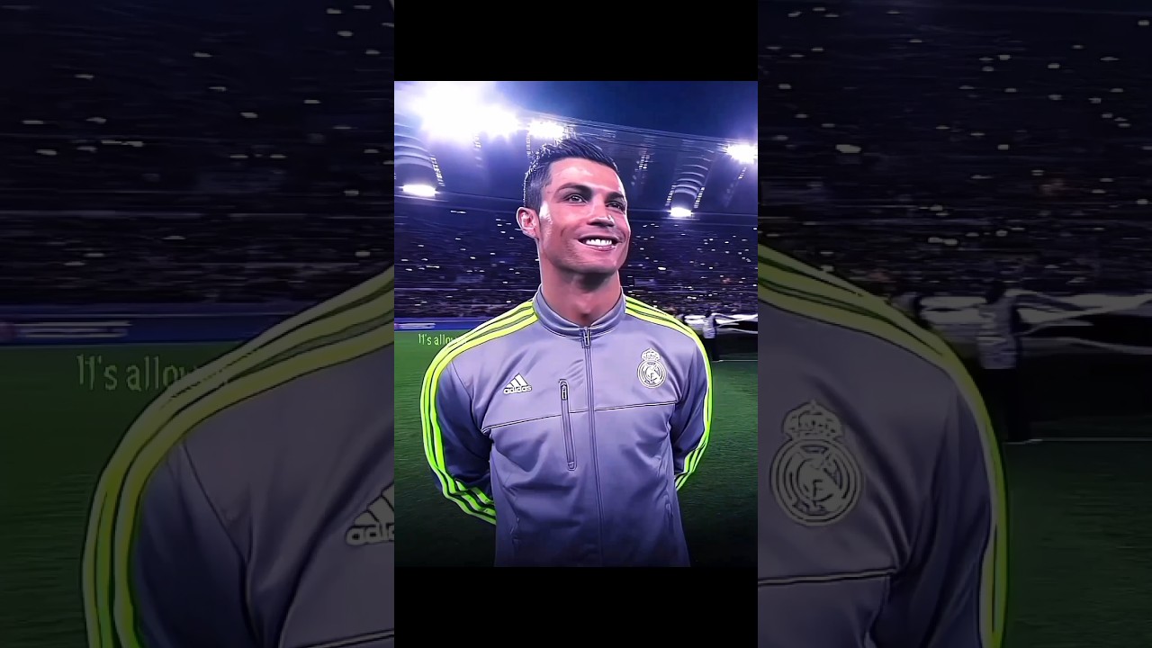 When Ronaldo dribbles with hand 👌😂 