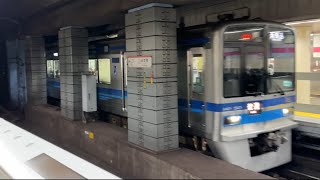 北総7300形7828編成　普通西馬込行きが宝町駅1番線に警笛鳴らして入線するシーン