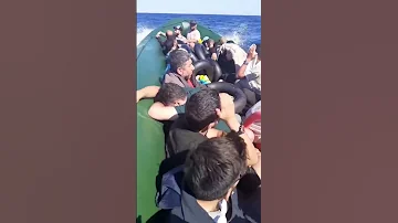 هاكذا تكون رحلات التهريب الى الخارج الى اوربا في البحر البحر العذاب 