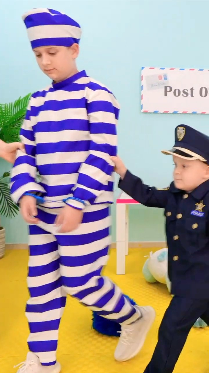Robber Roma Escapes from Prison