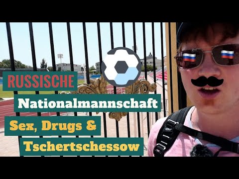 Video: Wie Man Für Die Russische Nationalmannschaft Bei Der Europameisterschaft Wurzeln Schlägt