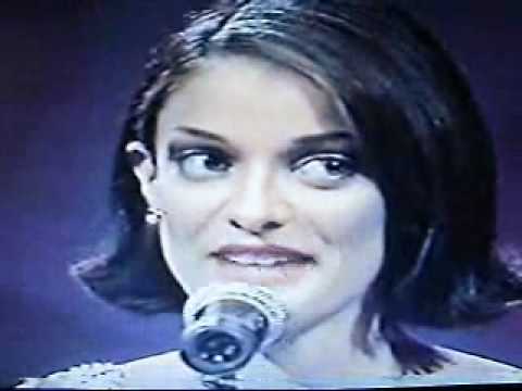 Wideo: Dayanara Torres Wraca Do Telewizji Po Raku