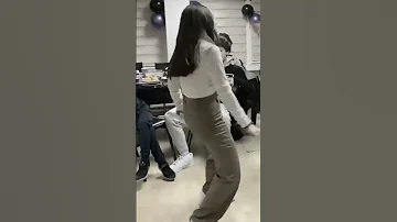 هي ترقص وهو يتأمل ليا تشان ليتشا اسكندر مسلسلات تركية 2023 Leyakirşan çağanefe Foryou Fyp 