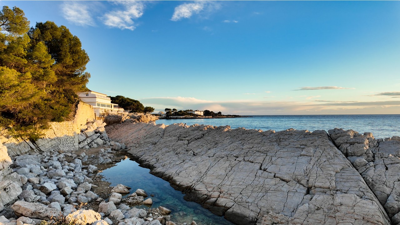 Juan les Pins - Cap D'Antibes - Antibes Walking Tour Trail 11 December, Provence-Alpes-Côte d'Azure