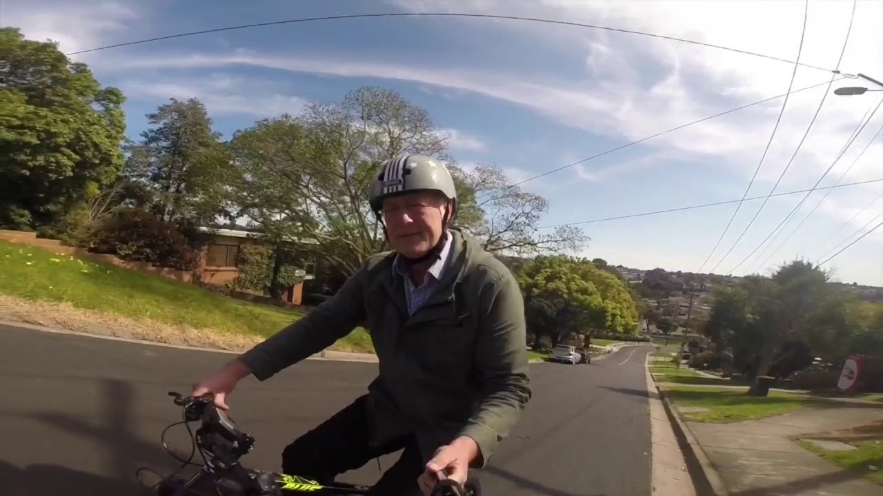 Electric bike vs Melbourne's steepest street YouTube