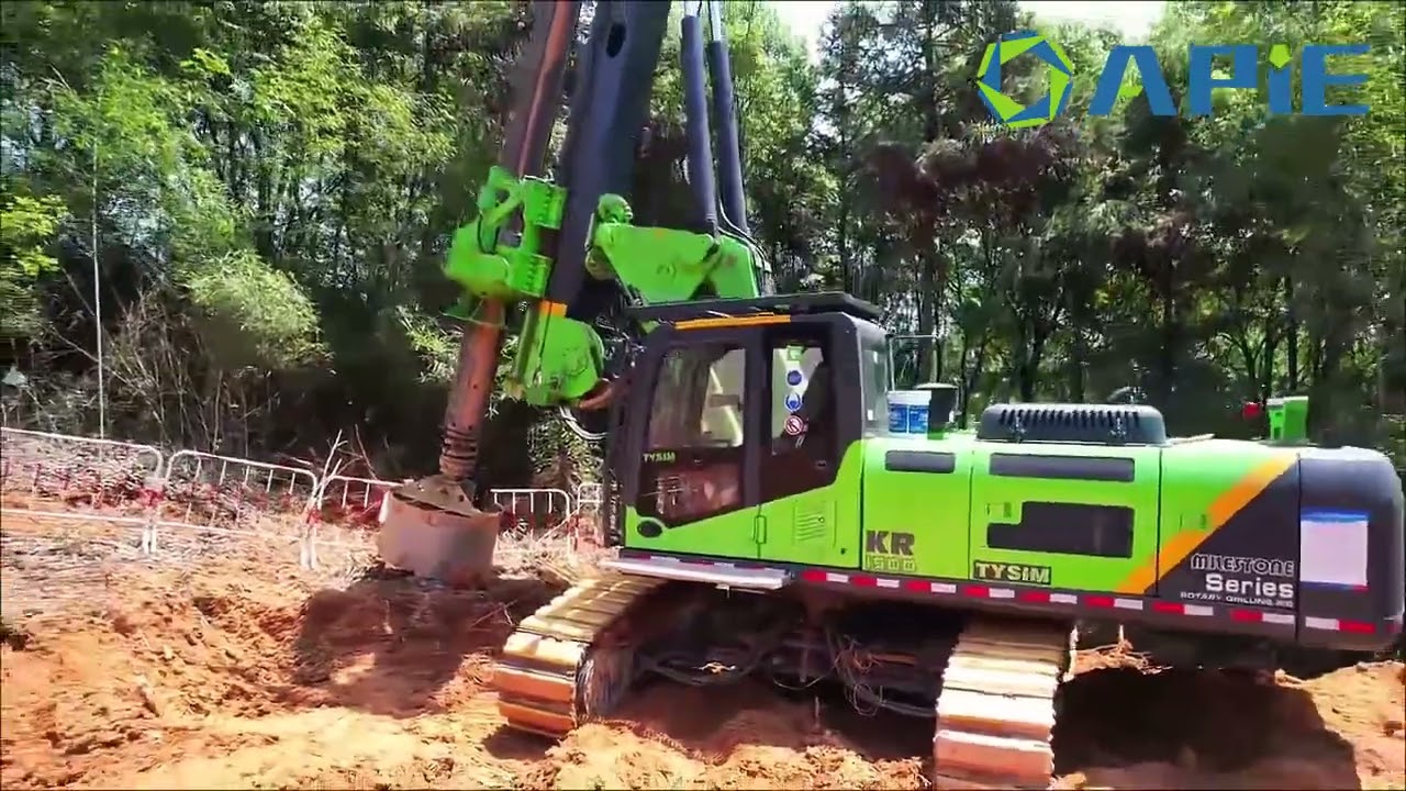 APIEsupplys Eur stage 5 rotary drilling rig with Caterpillar chassis.