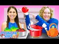 Oyuncak Kafe videosu. Play Doh hamurundan soğuk çorba, pizza ve kurabiye yapımı!