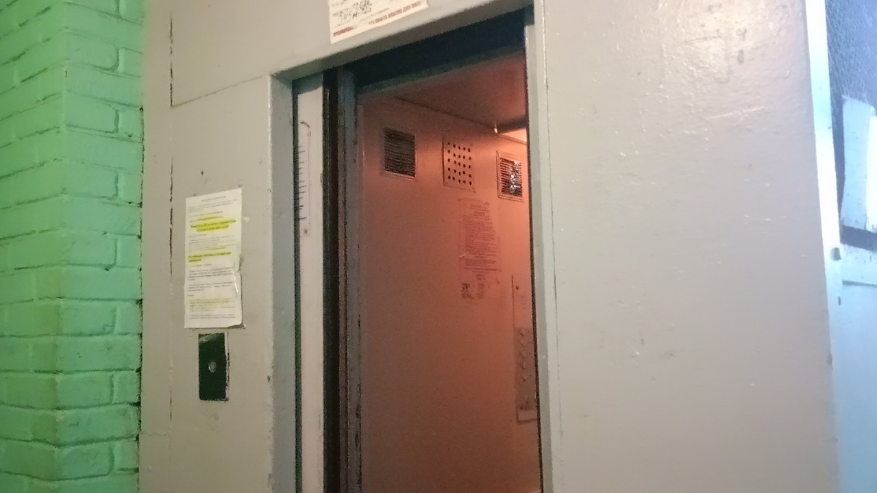 🚬Депрессивный район! Лифт МЗС-1967 | Двинская 15